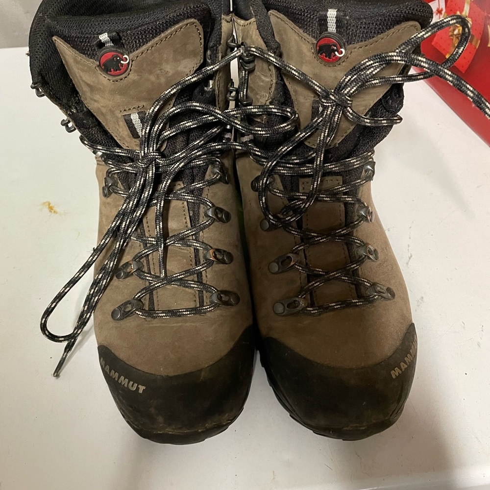 Women’s Goretex Mammut hiking boots